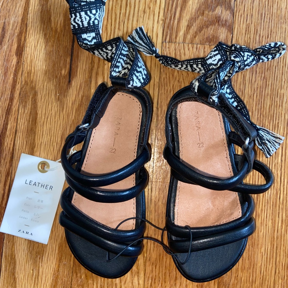 Zara toddler Black leather sandals. size 22 (6 US Toddler) New with Tags